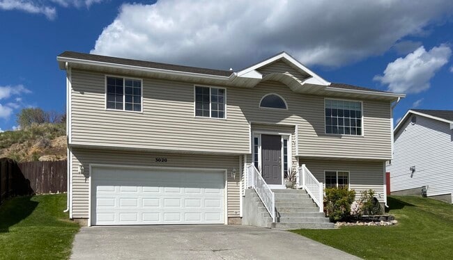 Building Photo - 3020 Silverfield Way