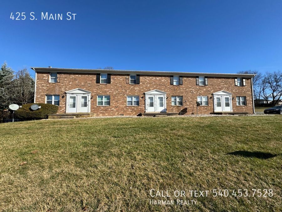 Primary Photo - Well maintained 2 bedroom townhome