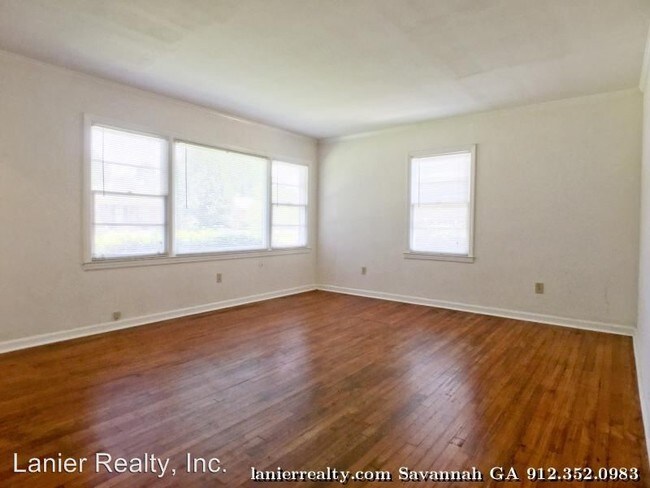 Building Photo - 3 br, 1 bath House - 1423 E 40th St