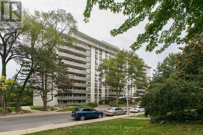 Photo du bâtiment - 10 Shallmar Blvd