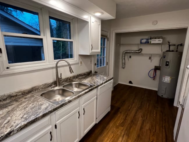 Building Photo - 408 Rice Dr