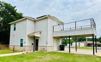 Building Photo - 2622 Hughey Dr