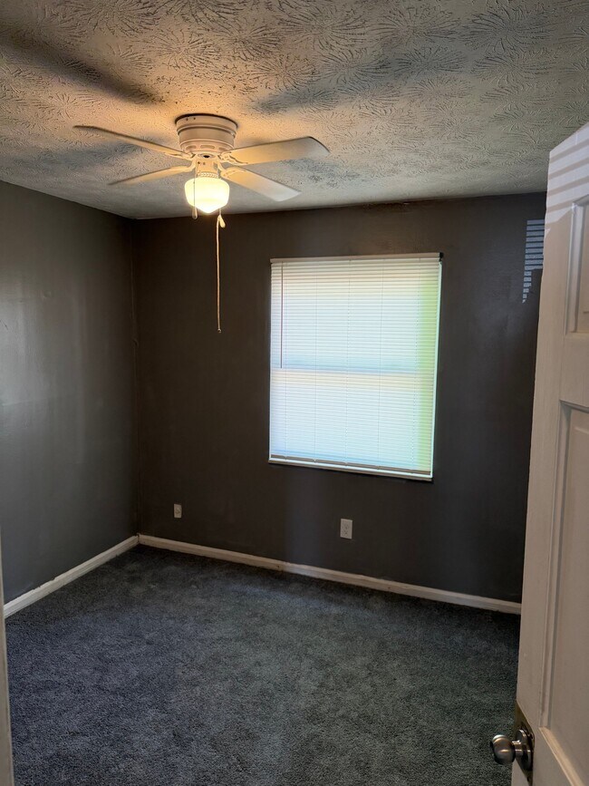 Foto del edificio - 6432 Woodstone Way