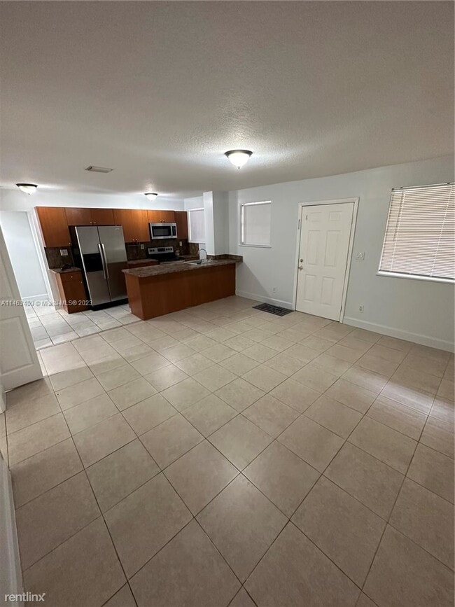 Foto del edificio - 3 br, 2 bath House - 14180 NW 22nd Ave Apt 1