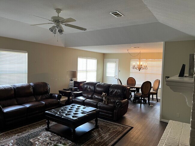 Building Photo - 2813 Saba Ln