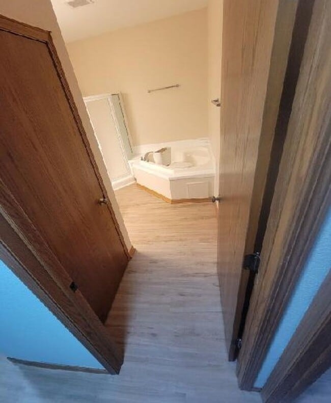 Interior Photo - Lake Park Reserve
