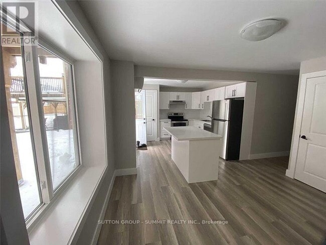 Building Photo - 200 Ardagh Rd
