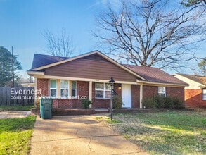 Building Photo - 8549 Southaven Cir W