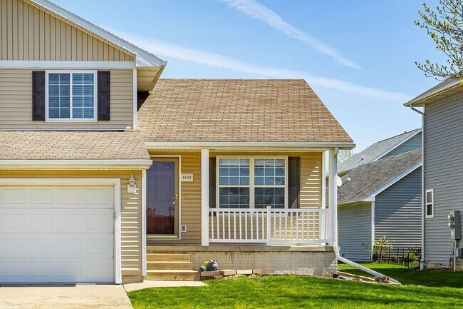 Building Photo - SPACIOUS COMFORT!! 3 Bedroom, 2 Bathroom Home in Ankeny!
