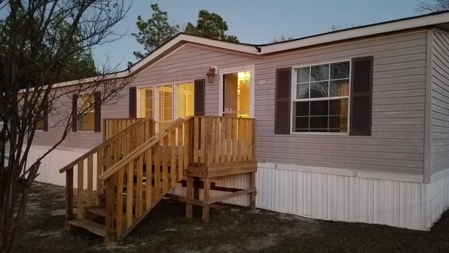 Building Photo - 3150 Greenwood Dr