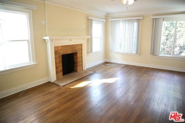 Foto del edificio - 238 S Kenmore Ave