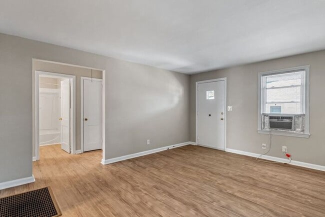 Building Photo - UNCG Area - Brick Duplex - Walk to Class!