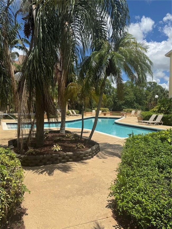 Building Photo - 9999 Summerbreeze Dr