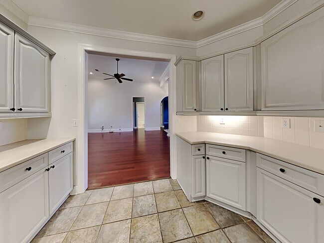 Building Photo - 539 Woodruff Pkwy