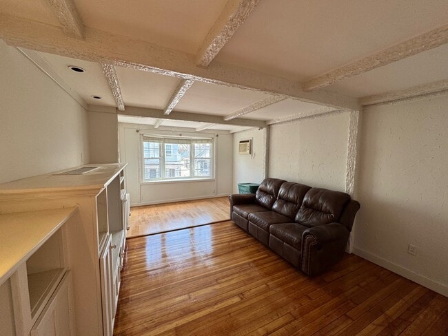 Building Photo - 57 Clarendon Ave