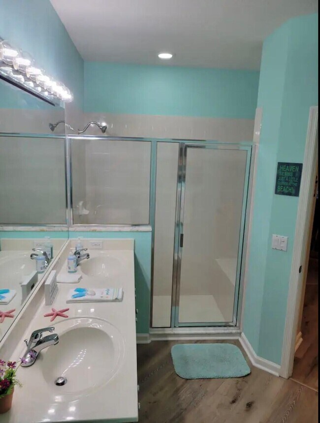 Foto del edificio - 8423 Mulligan Cir