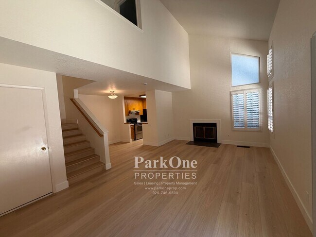 Foto del edificio - Two Bedroom Town House Walking Distance to Downtown Lafayette