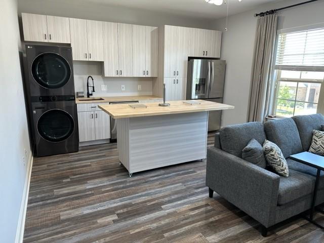 Building Photo - 421 Mistflower Springs Dr