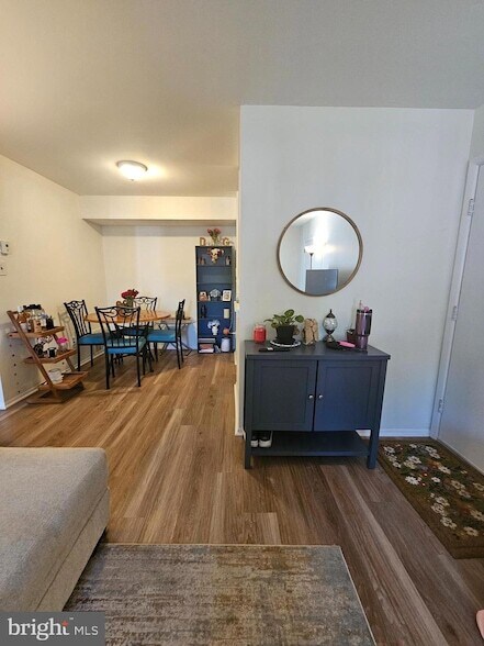 Foto del edificio - 6922 Hilltop Dr