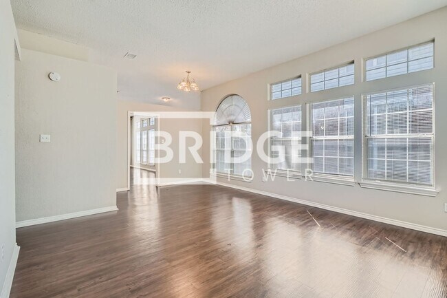 Foto del edificio - 5908 Firethorn Dr