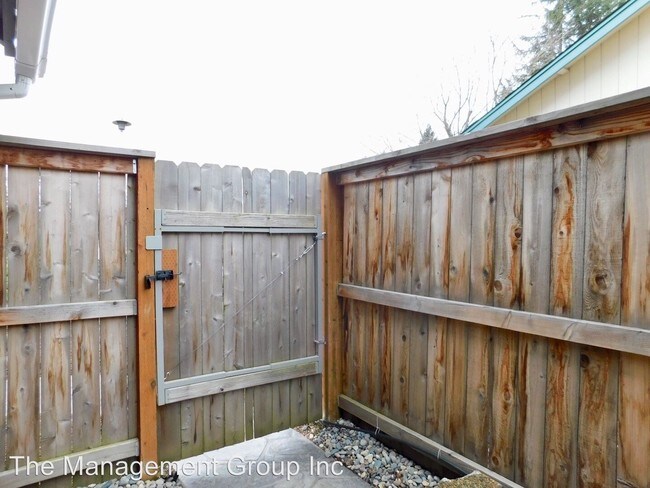 Building Photo - Studio, 1 bath House - 15108 SE 24th Street