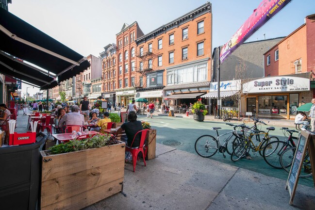 Active centro de la ciudad con tiendas - Windsor at Liberty House