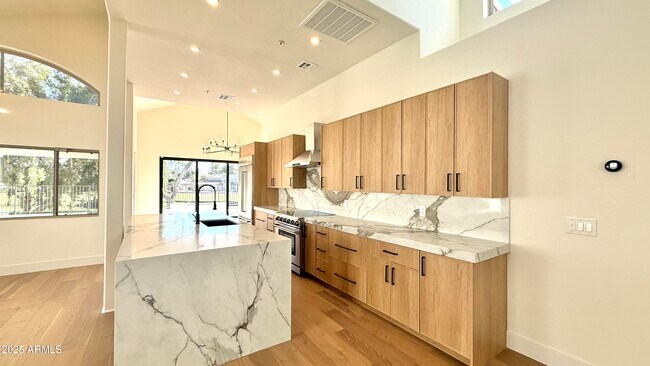 Foto del edificio - 8133 E Cortez Dr