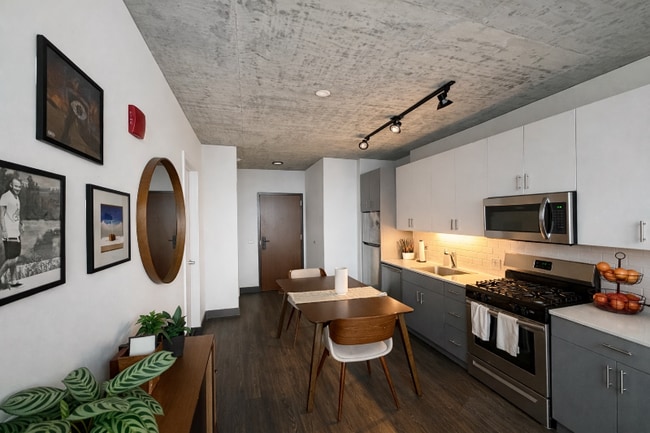 Photo - 156 N Elizabeth St Apartment