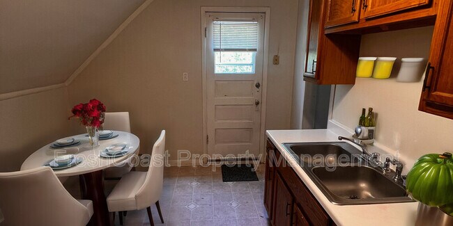 Foto del edificio - 4103 E 76th St