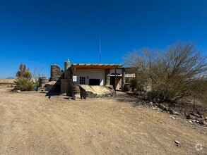Building Photo - 400 N Smiling Dog Trail