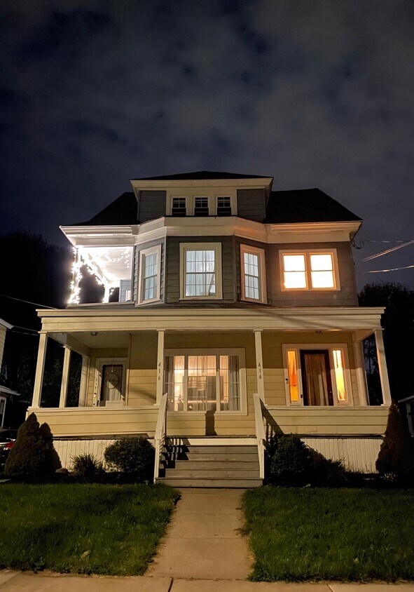 Building Photo - 416 Roberts Ave