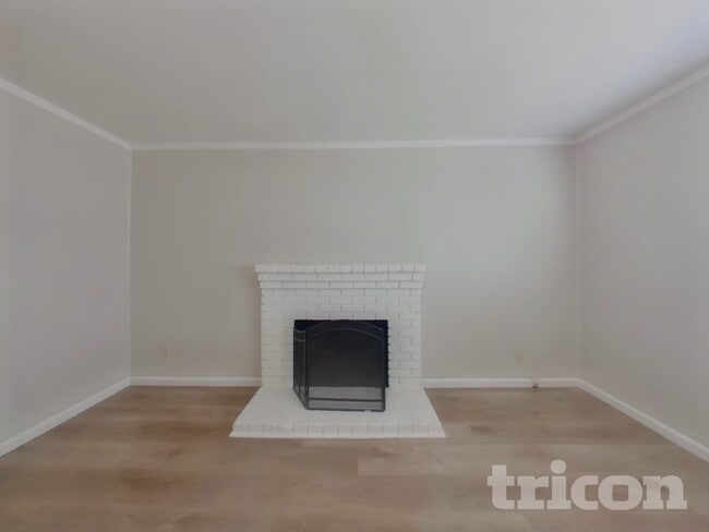 Building Photo - 520 Eider Ln