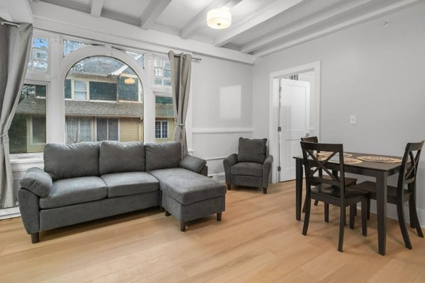 Unit 7 - 504 Stewart Ave