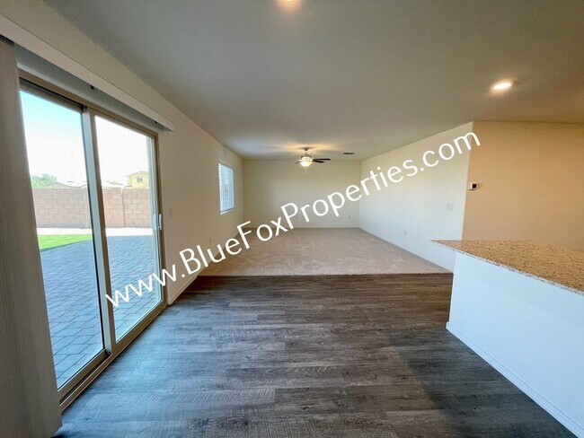 Foto del edificio - 12854 N Peony Dr