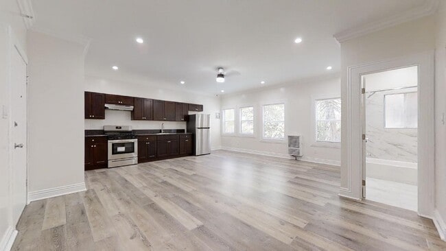 Building Photo - 507 Loma Dr