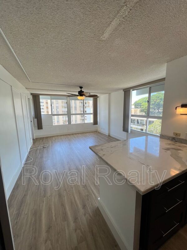 Foto del edificio - 1621 Dole St