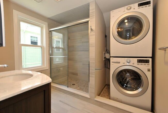 Building Photo - 6 Nonantum St