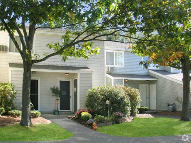 Primary Photo - Shorewood Apartments
