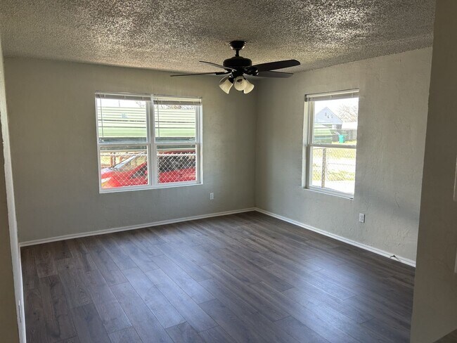 Foto del edificio - Beautiful Fully Remodeled 3 bedroom in Oklahoma City