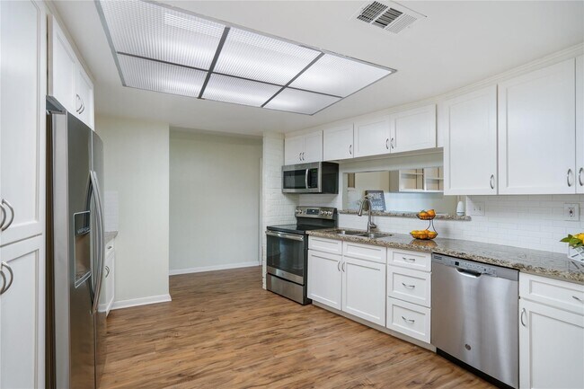 Foto del edificio - 759 Carlingford Ln