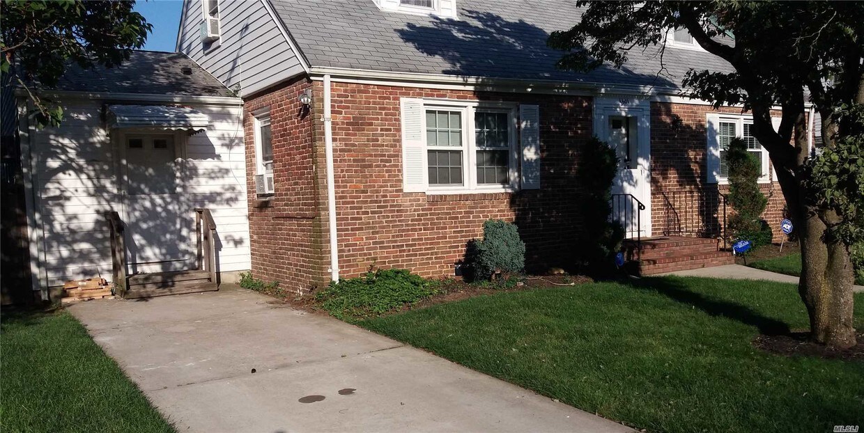 1601 Roosevelt St, Baldwin, NY 11510 House Rental in Baldwin, NY