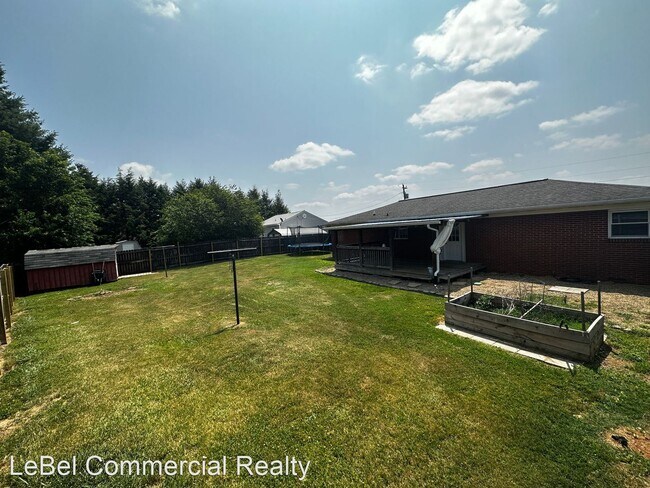Foto del edificio - 3 br, 2 bath House - 3984 Bruce St
