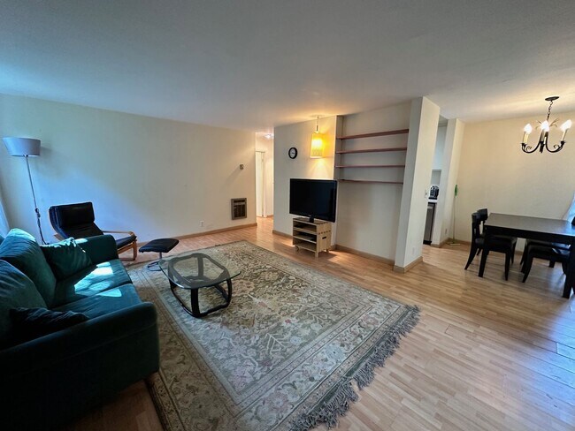 Foto del edificio - Bright Furnished 1BD/1BA Near UC Berkeley – Quiet, Updated & Move-In Ready