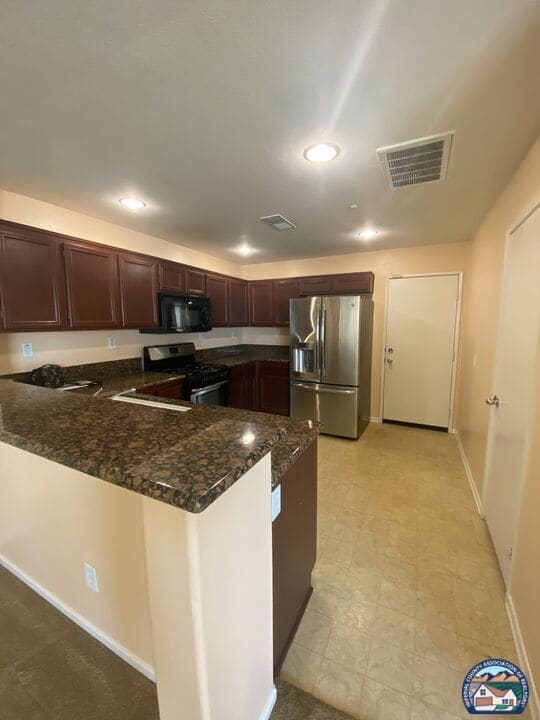 Building Photo - 642 Brewer Rd