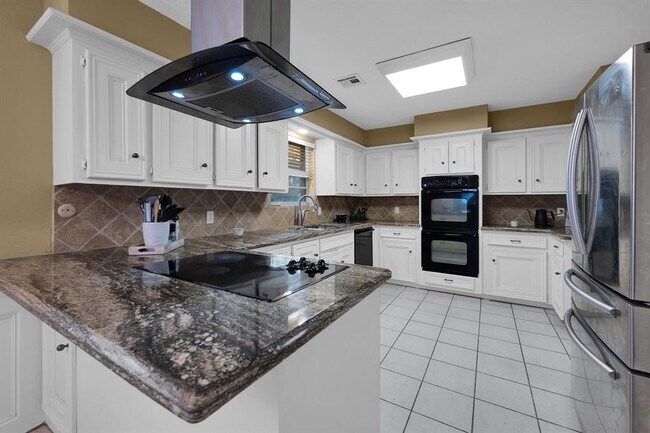Foto del edificio - 11827 Normont Dr