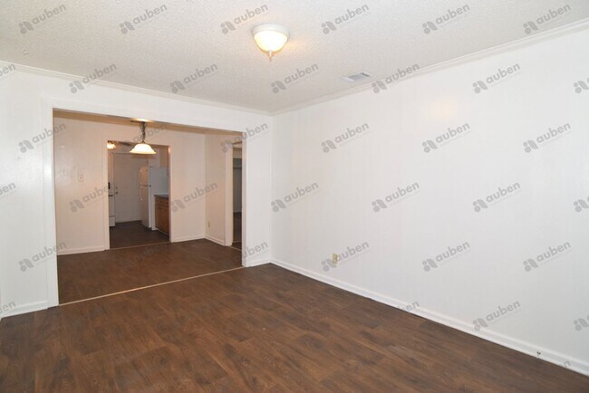 Foto del edificio - 2 Bedroom Duplex For Lease