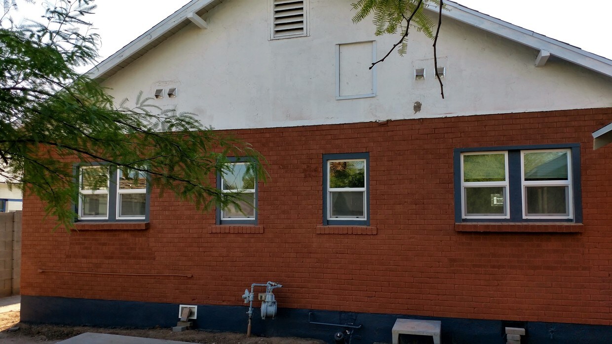 Foto del edificio - 322 N 13th Pl