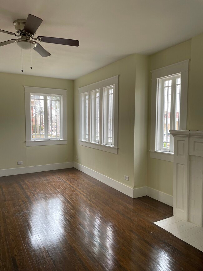 Building Photo - 431 S College Ave