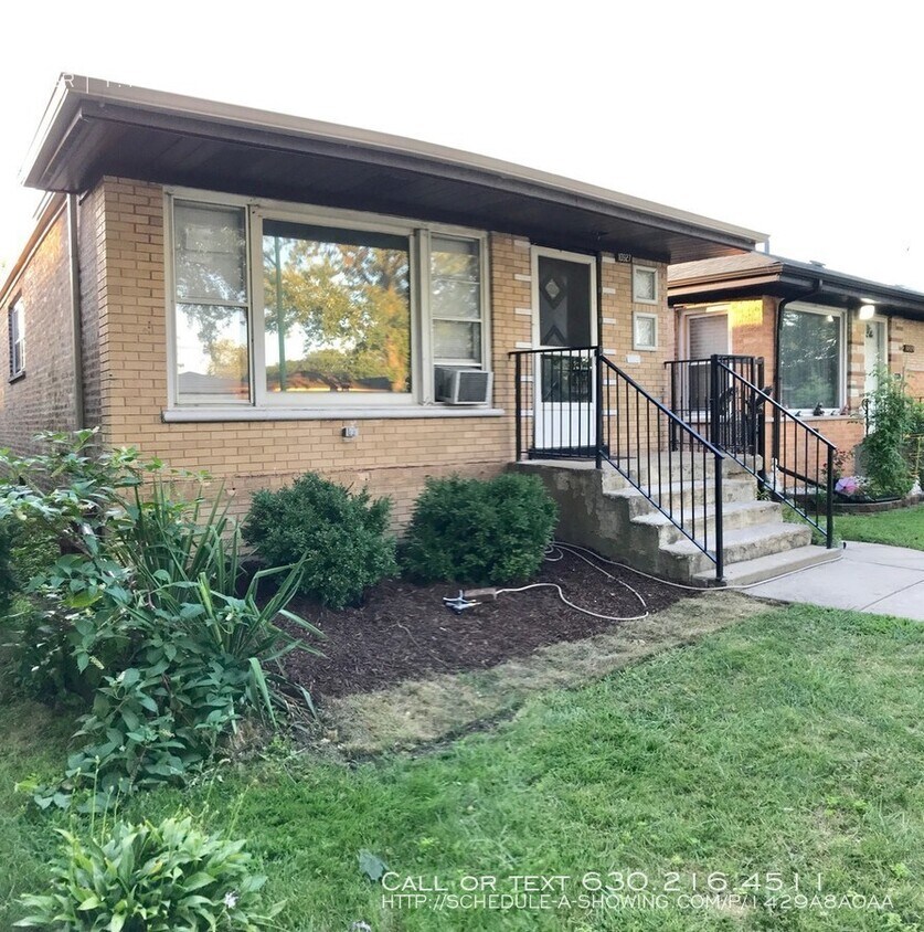 Foto principal - 10927 S Mackinaw Ave