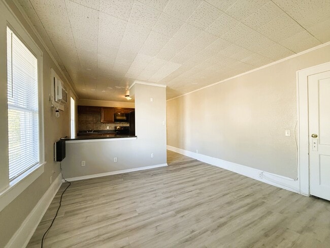 Building Photo - 408 N 7th St